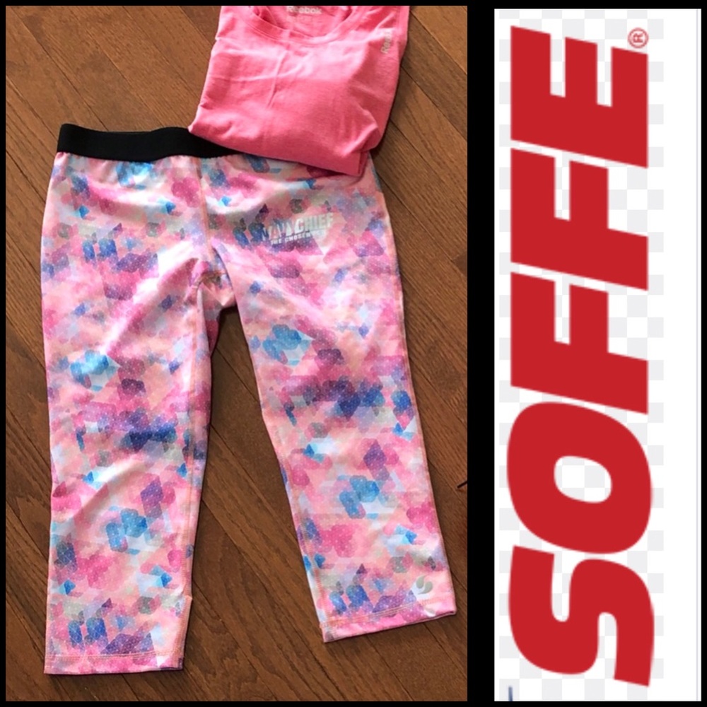 LOW RISE, SOFFE-DRI, COMPRESSION, CAPRI LEGGINGS. Junior Large. Medium - Picture 2 of 8